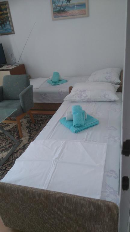 Apartment Basic ペトルチャネ エクステリア 写真